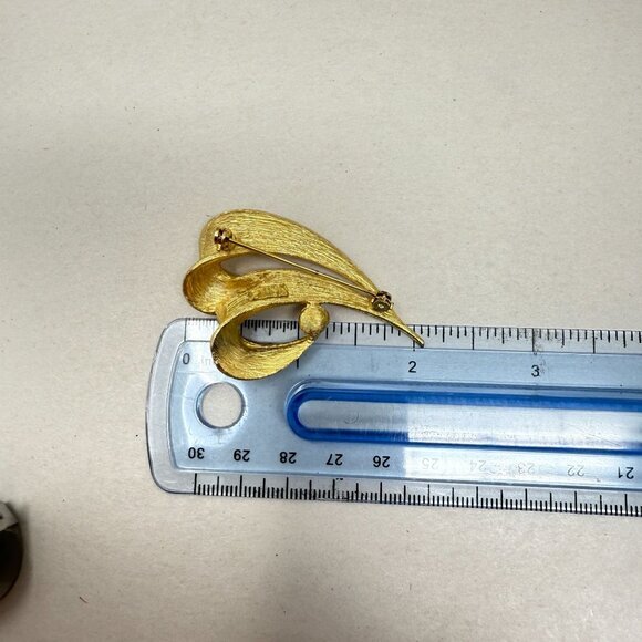 BSK Vintage Brooch MCM Mid-Century Classic Gold-Tone Faux‎ Pearl Signed - Picture 8 of 9